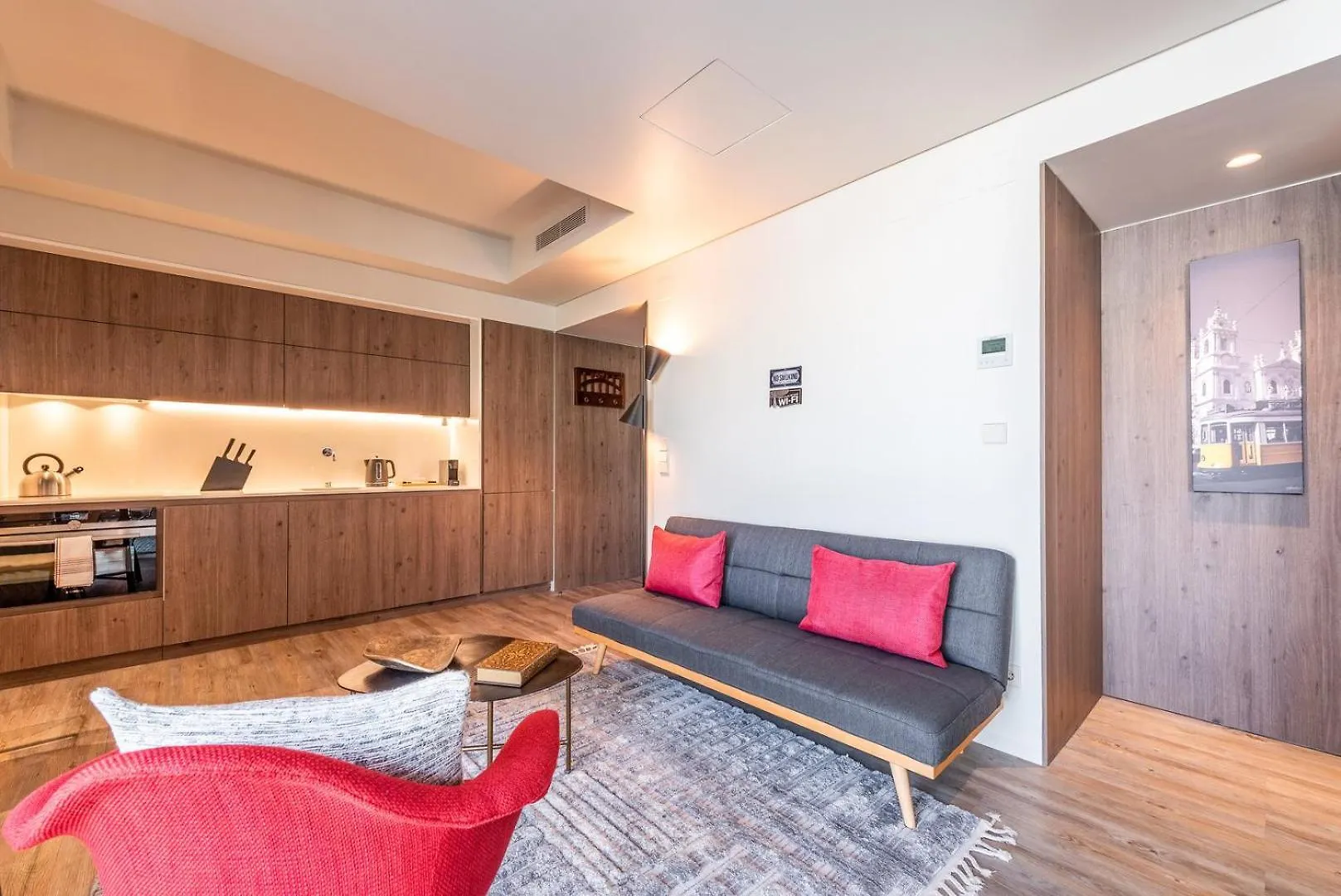 Guestready - Mid-Century Apartment Near Cais Do Sodre Lisbon Portugal