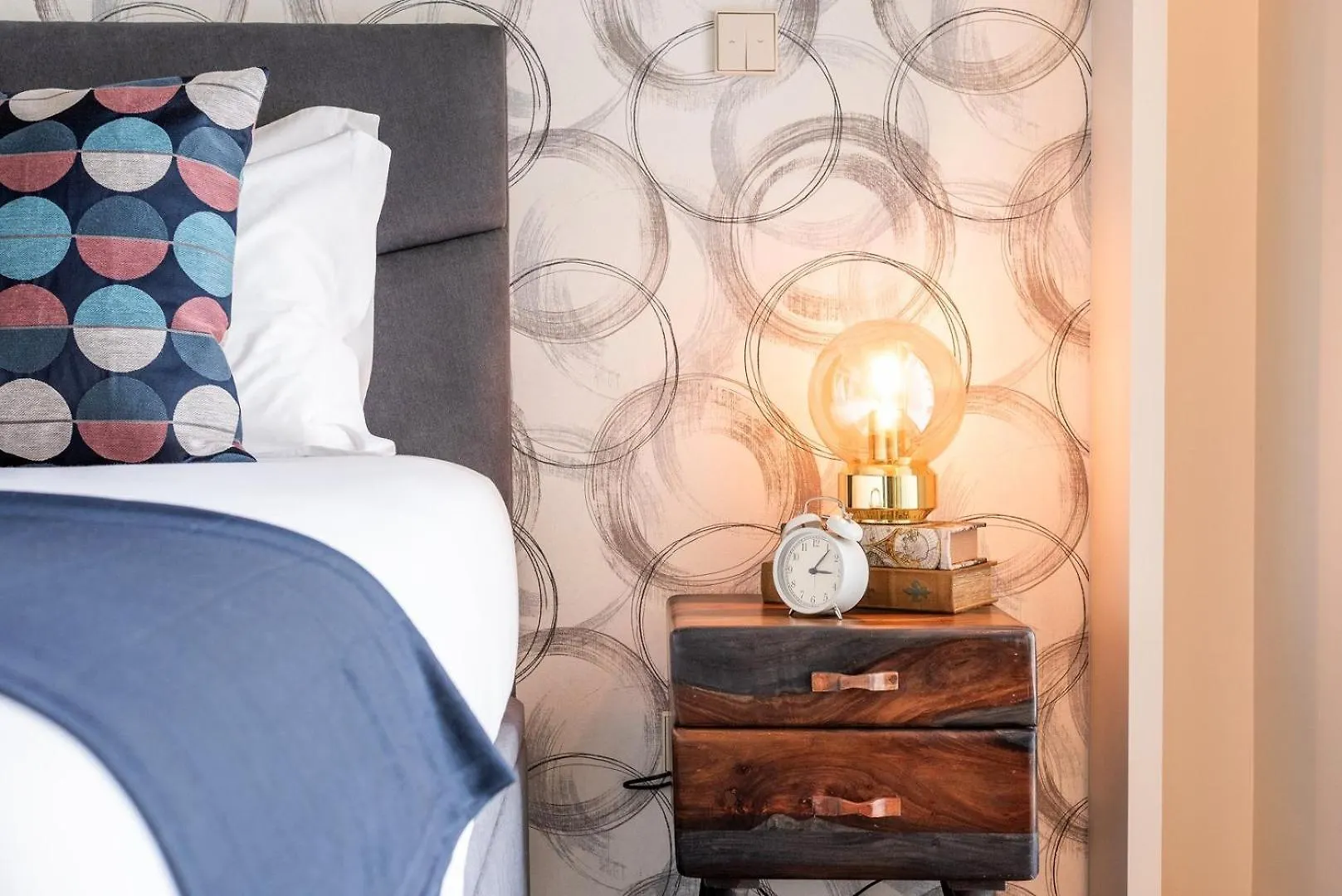 Guestready - Mid-Century Apartment Near Cais Do Sodre Lisbon Portugal